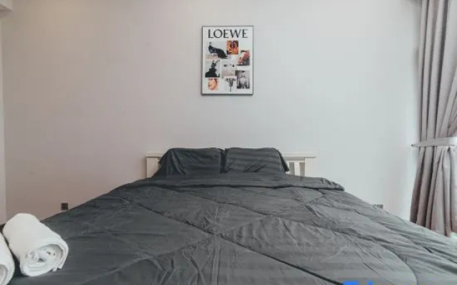 Paragon Residence The Modish 3BR7pax Balcony