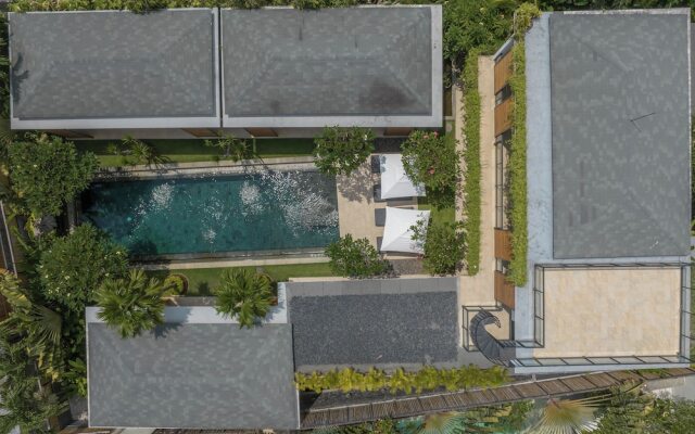 Villa Vida Mira - Elegant 4BR Beachside Villa in Canggu