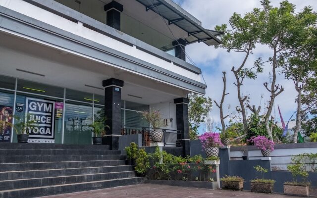 OYO 929 Uluwatu Suites