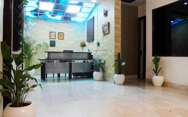 Hotel Delhi Marine Club Gurgaon
