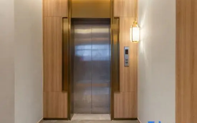 Moline Hotel Changsha Lugu Branch