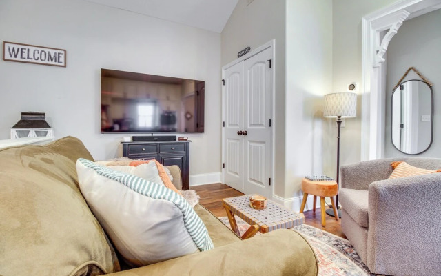 Cozy Savannah Vacation Rental w/ Fenced Courtyard!