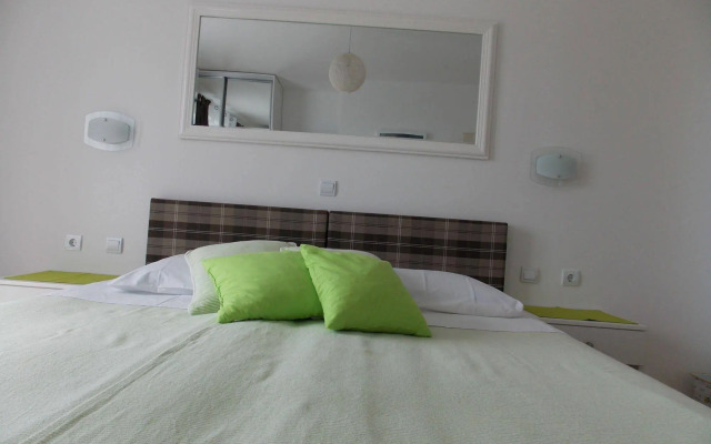 Jele Rooms
