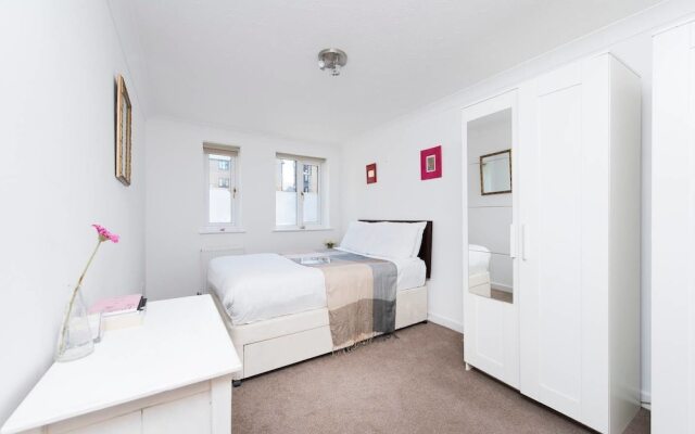 Lovely 2BR Flat in East London!