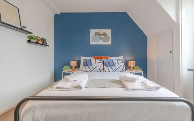 Central 3 Bedroom House With Garden
