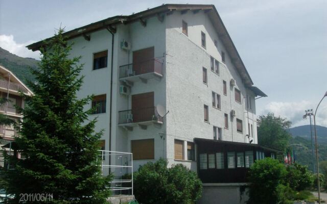 Hotel Dujany