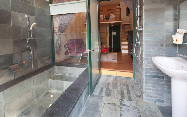 Quan Jia Hot Spring B&B