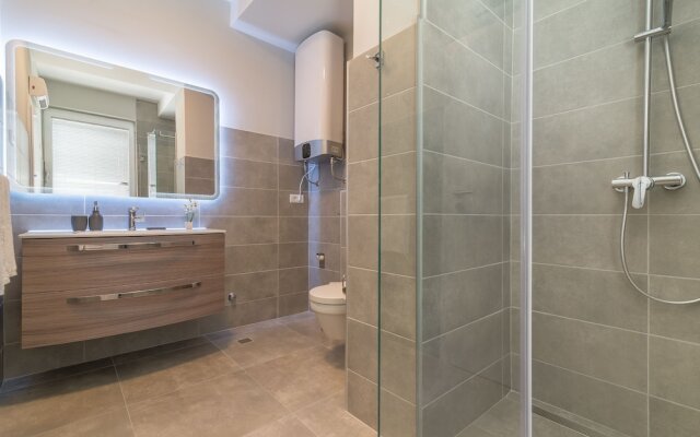 Luxurious Suites Elegance