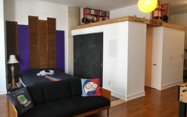Spacious Open Condo with 2 Beds