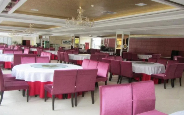 Baoji Wolong Juxing Hotel