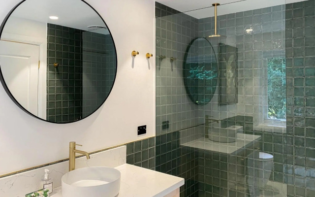 KEVALIER PARK Berry 4pm check out Sundays