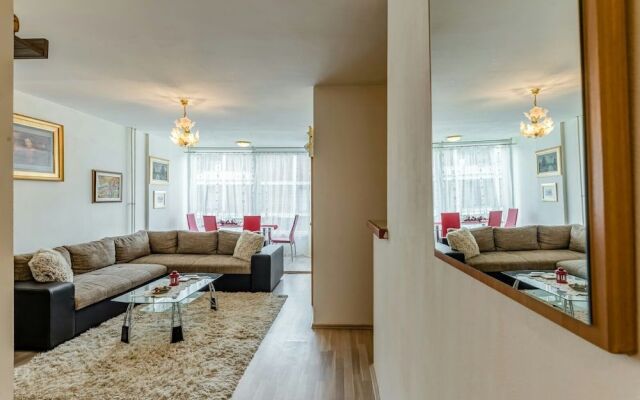 Apartment Tara