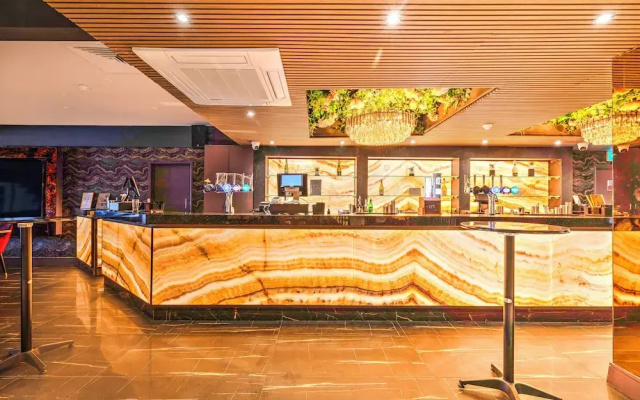 Palms Hotel & Retreat By Palette London Romford