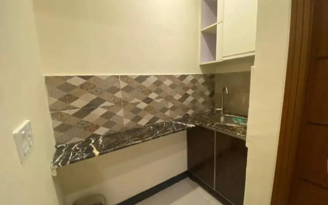 AK Hotel & Suites