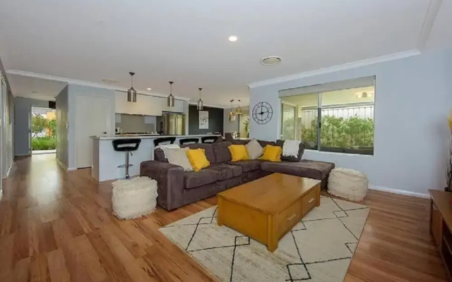 Fish Eagle Retreat - Family Friendly