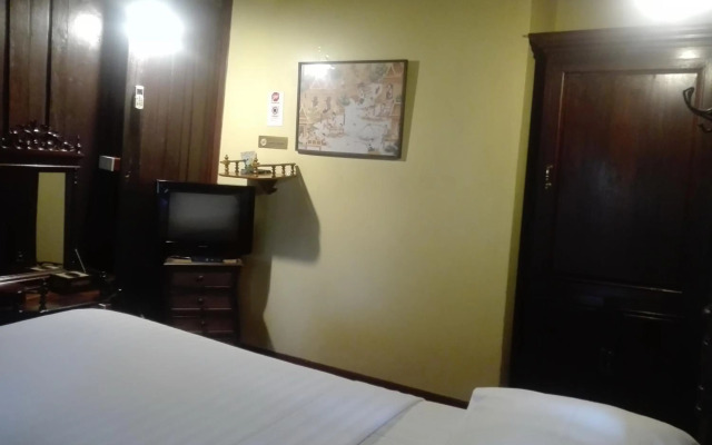 Luang Chumni Village