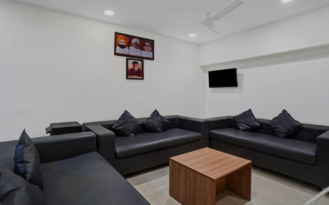 Treebo Trend Wow, Surat Station