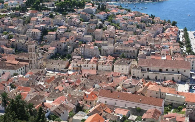 Hvar Old Dalmatian House Junior Suite - Deck 1