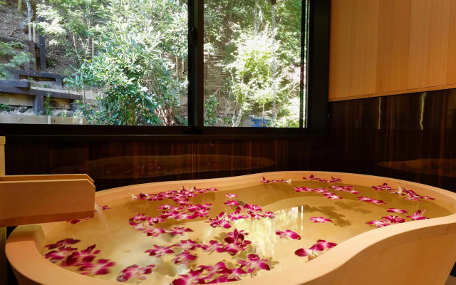 Yuraku Kinosaki Spa & Gardens