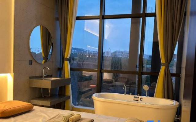 Wanning Gift Seaview Castle Homestay (Riyue Bay)
