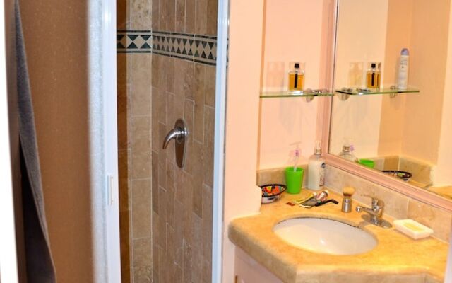 2 BR w Balcony Apartment Rinconada Del Sol