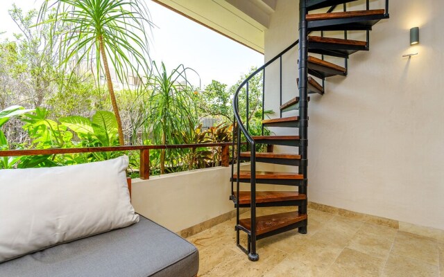 Jungle Luxury in Private Residential Area & Stunning Rooftop by Stella Rentals