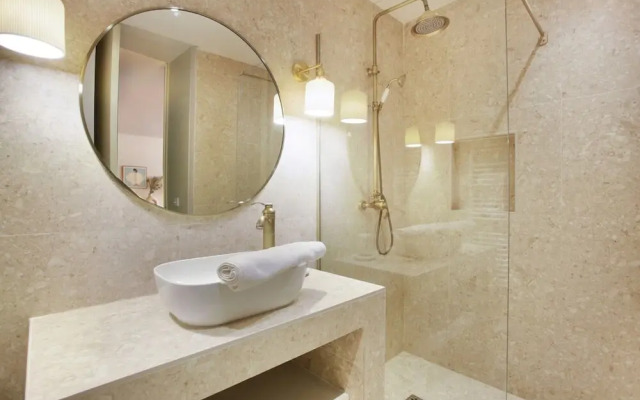 Luxurious and new Apartment in the Center of Paris