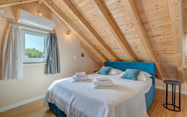 Apt With Terrace and sea View, in Heart of Split