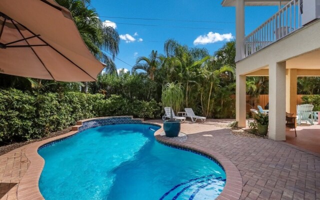 Sunkissed 3 Bedroom Townhouse by RedAwning