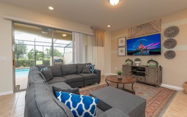 Tvpm-4638td/sr 5 Bedroom Townhouse by RedAwning