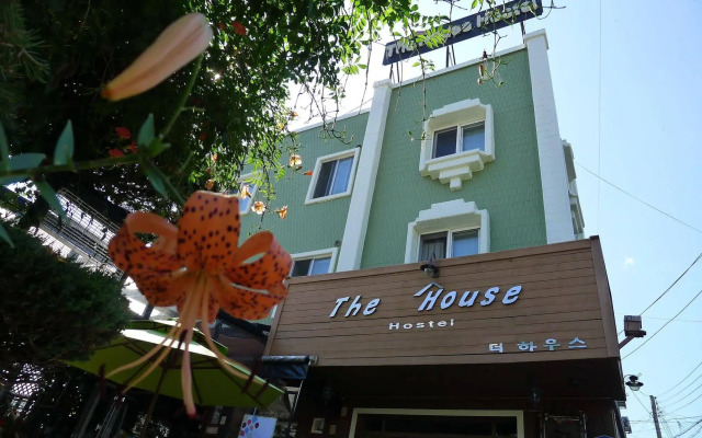 The House Hostel Sokcho
