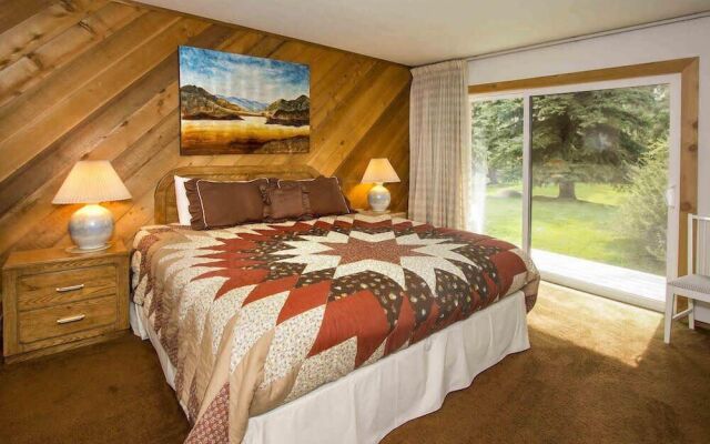 Snowcreek #059 - Near Shuttle & Activities