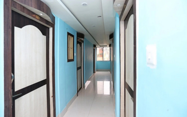 OYO 15443 Hotel Mega Palace