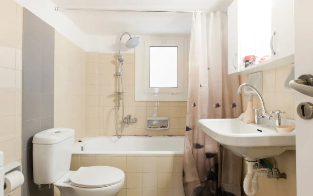 Big Central Metro Station Apartment 2