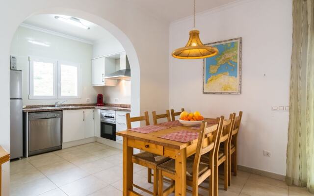 Detached villa with private swimming pool in Pedreguer