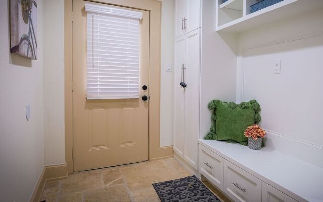 5Bdrm 3.5Bath 12Beds - HOME BIG AS TEXAS