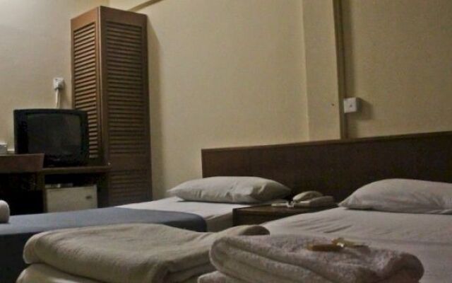 Macktz Comfort Inn - Masjid India