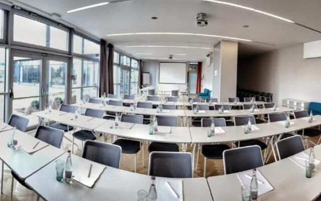 Holiday Inn Prague Airport by IHG