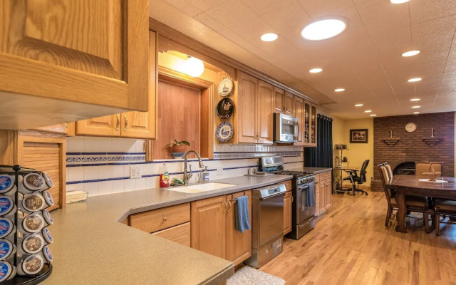 Family Crash Pad near SLC
