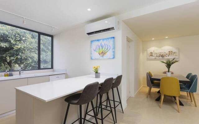 The Pearl of Nachlaot Apartments