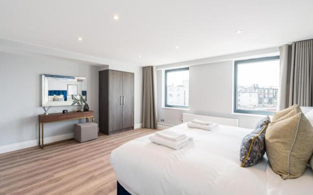 The Carlyle - Elegant Serviced Apartments