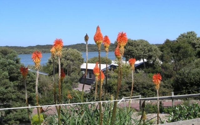 Lakeside Tourist Park