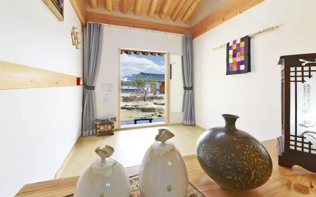 Gyeongju Wadamjung Hanok Pension