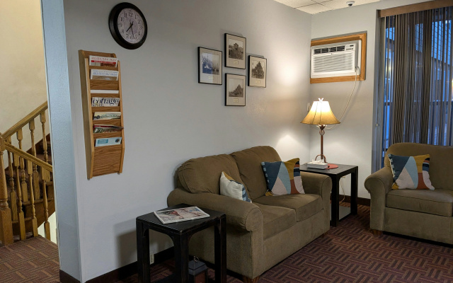 Magnuson Hotel Copper Crown