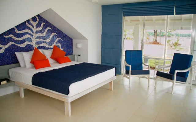 Trinco Blu by Cinnamon