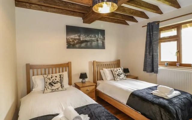 Oak Lodge