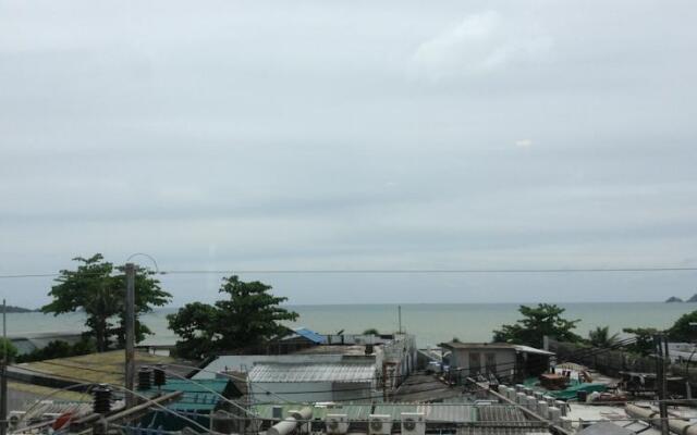 Pimnarah Suites Privileged Service Apartment