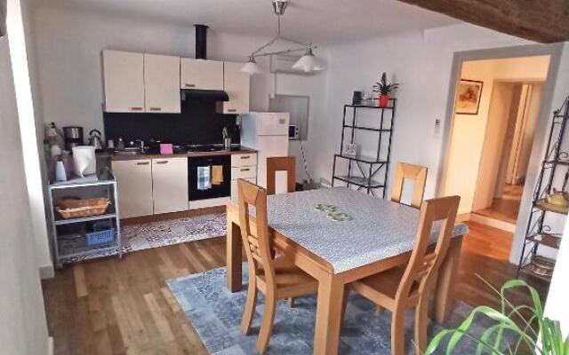 Bel appartement indépendant centre de Magny-Cours avec parking