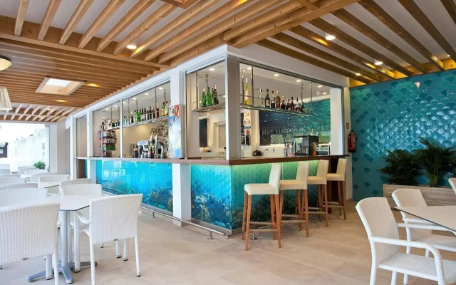 Puerto Azul Suite Hotel