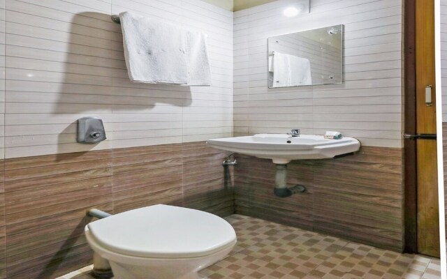 OYO 23083 Hotel Hindustan Deluxe